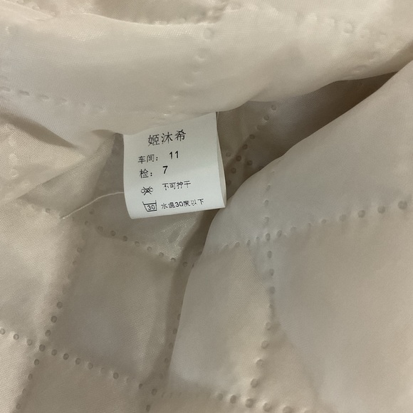 NEW!! Dusky Beige Highlights Creamy White Fox Fur Cropped Long Sleeve Fur Jacket - Picture 16 of 16